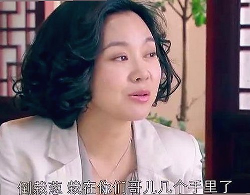 娱乐小姐带你轻松吃瓜，揭秘娱乐圈那些你不知道的小秘密